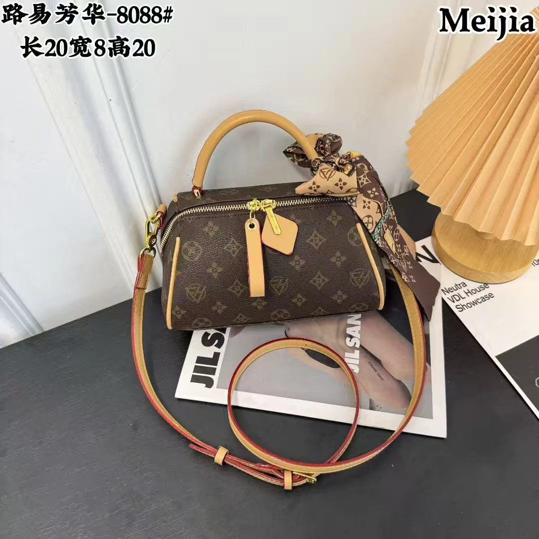 高级感轻奢经典女包印花百搭斜挎通勤包8088杏