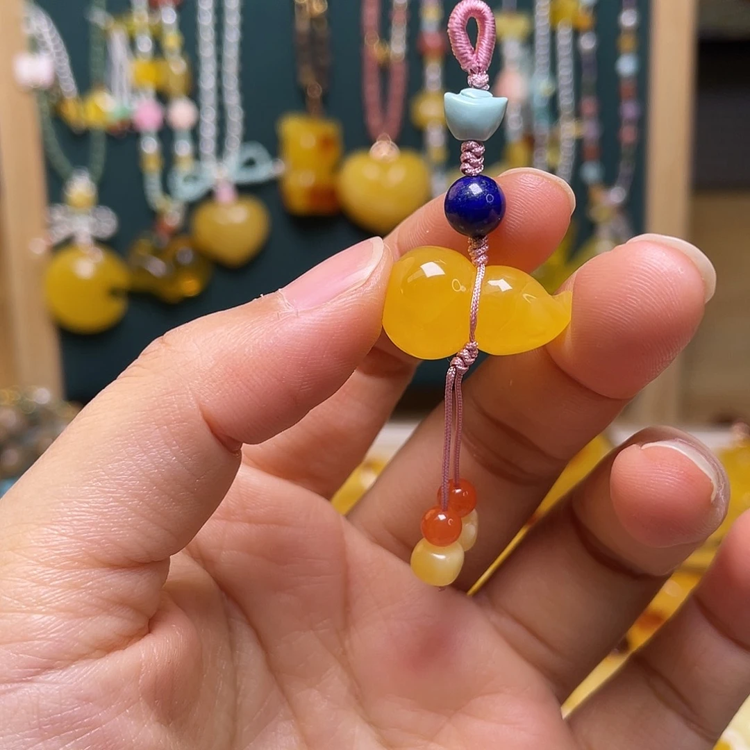 琥珀未镶嵌裸石吊坠