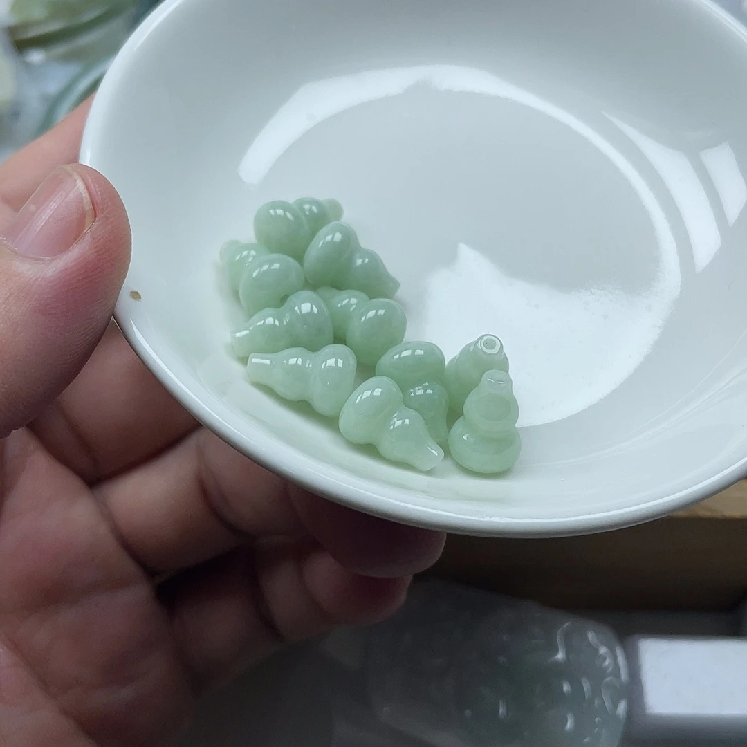 翡翠未镶嵌耳饰1098