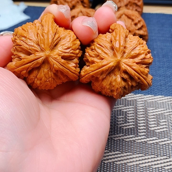 义***义文玩核桃吊坠三棱