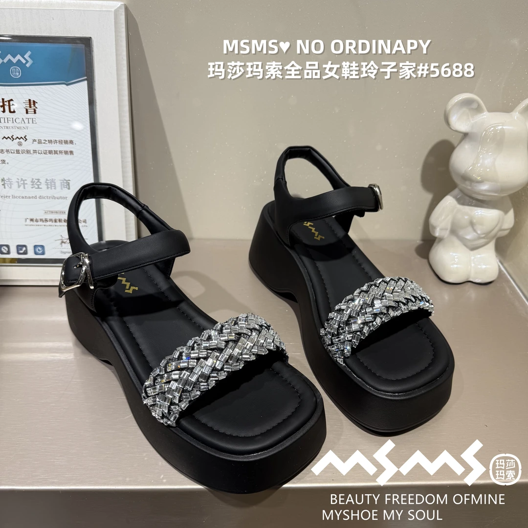 <玛莎玛索>2025夏季新款5688时尚百搭厚底纯皮亮钻坡跟一字扣凉鞋