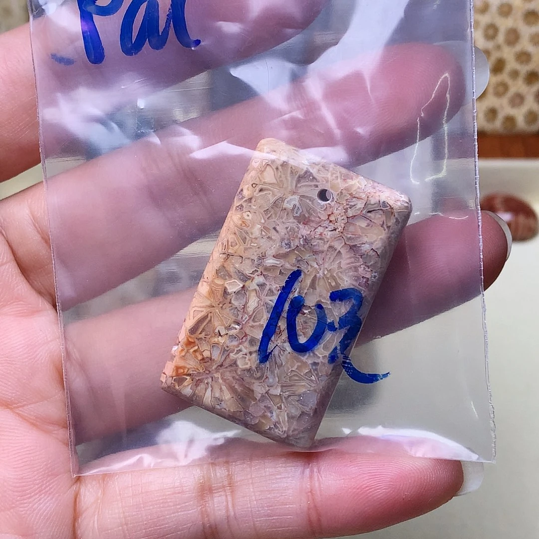 石英质玉颈饰未镶嵌p****e