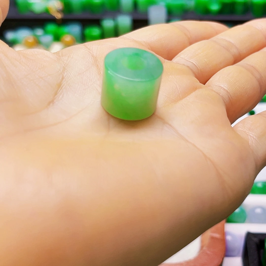 柏***源翡翠未镶嵌吊坠(不含链)