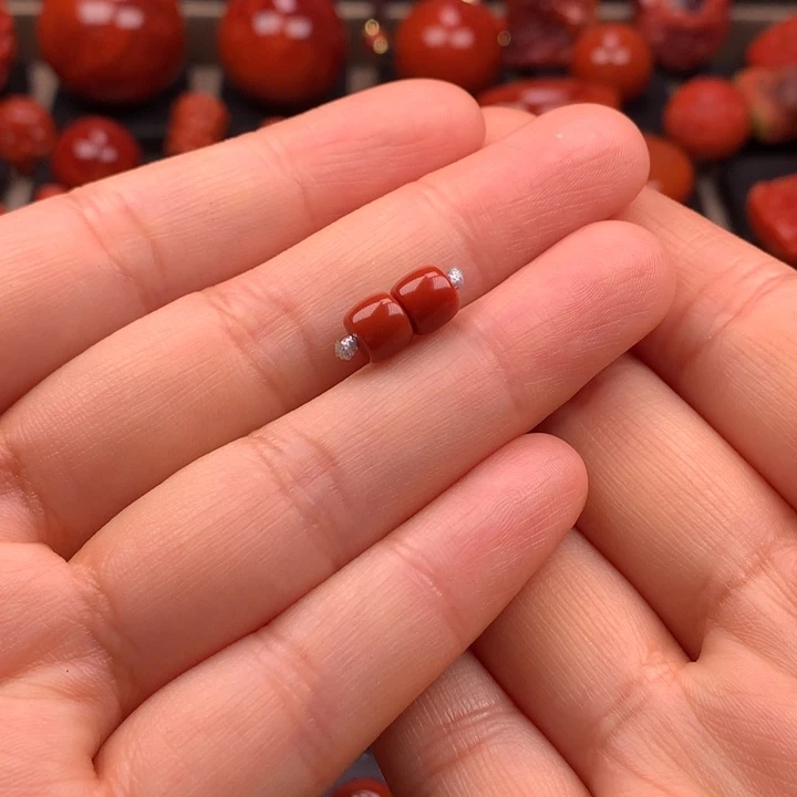 南红玛瑙未镶嵌直切对珠6.1MM