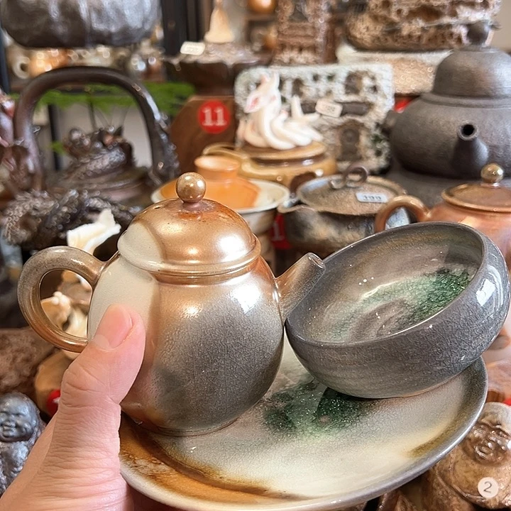 小*女一个窑宝茶壶，1个窑宝壶承，1个窑宝茶杯