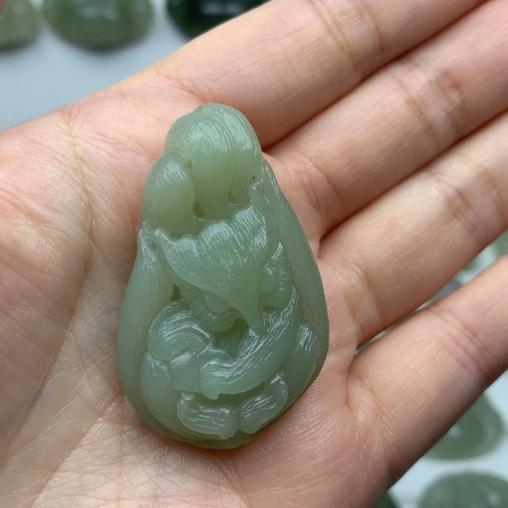 和田玉未镶嵌颈饰