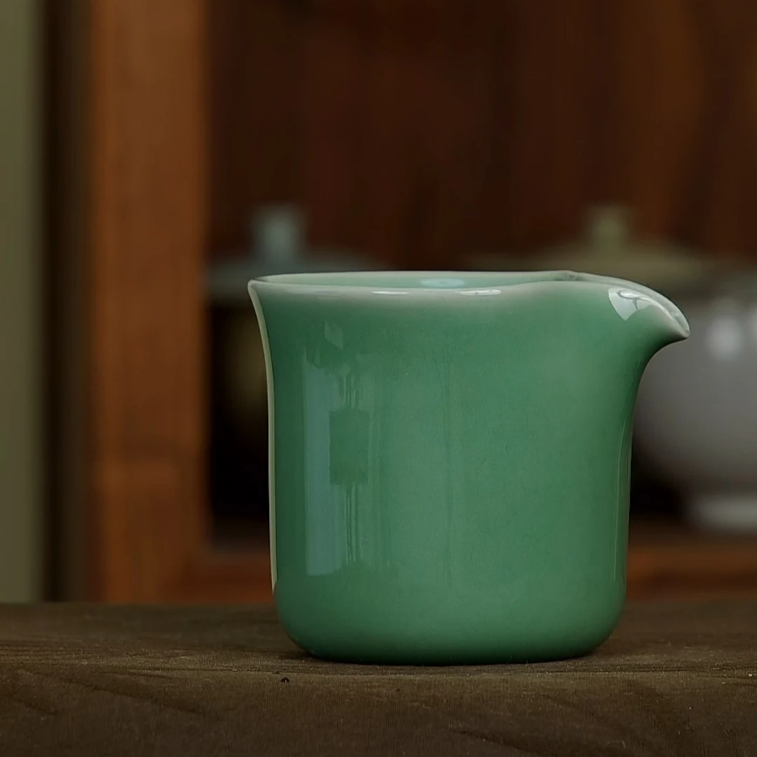 梅子青公道杯陈卫武龙泉青瓷小号茶海功夫茶具分茶器家用匀杯