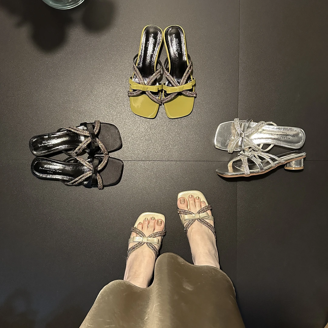 【柒玥专属】夏新款蝴蝶水钻休闲潮流百搭时尚气质爆款方头一字拖