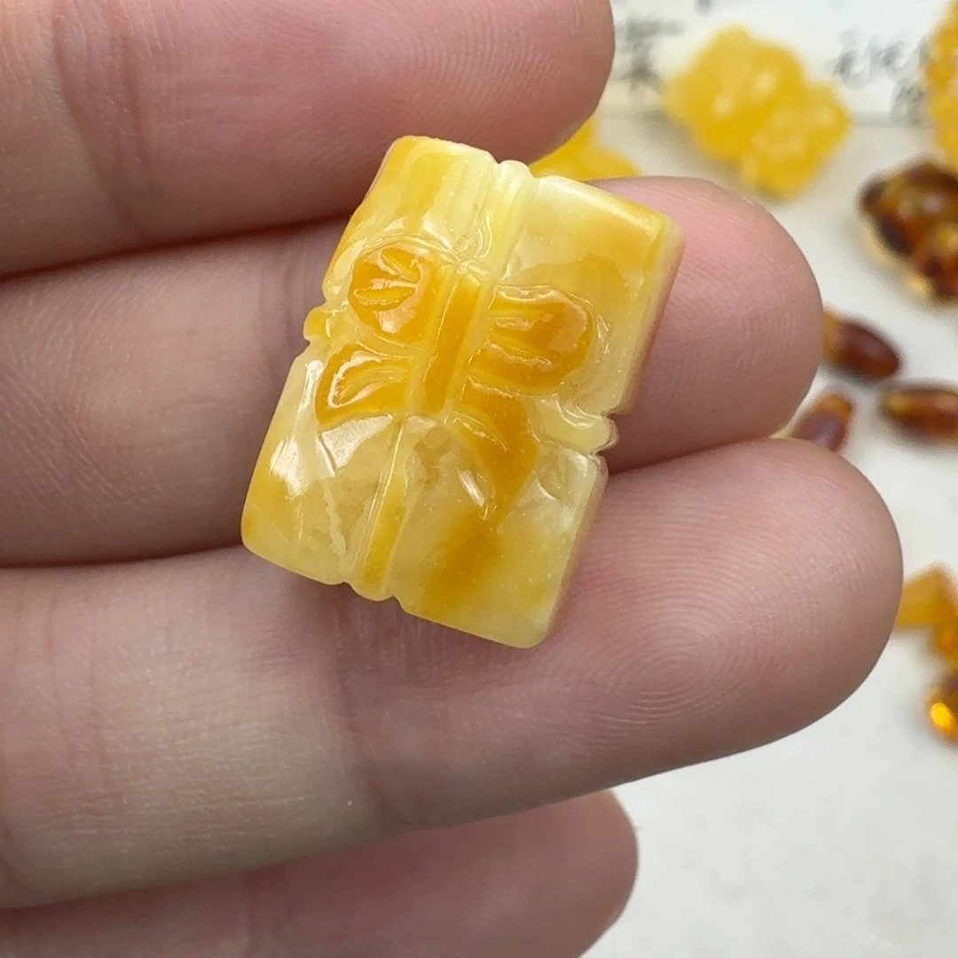 蜜蜡未镶嵌珠宝奇石全品 18.6×13.4×8mm