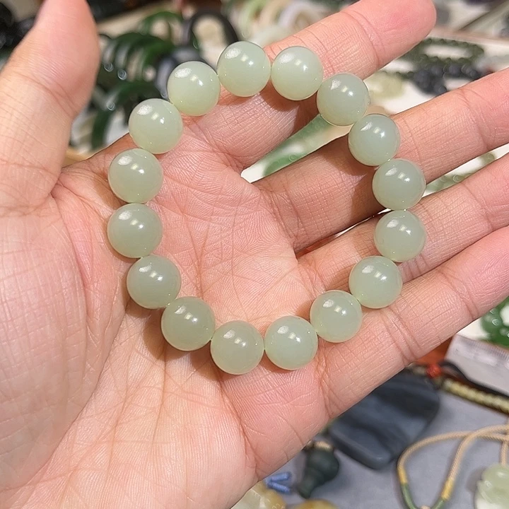 和田玉未镶嵌手串