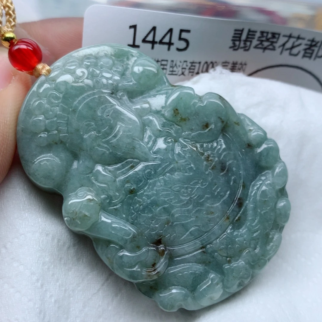 翡翠颈饰未镶嵌牌子