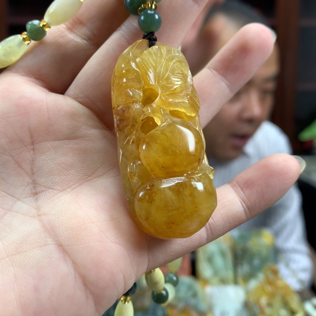 未镶嵌蛇纹石玉颈饰