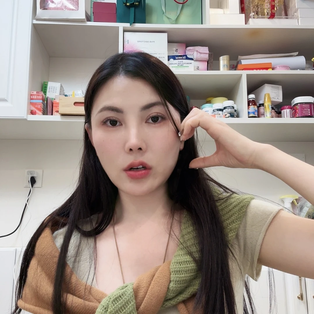 棉灰色，灰色，灰色，小熊和兔子