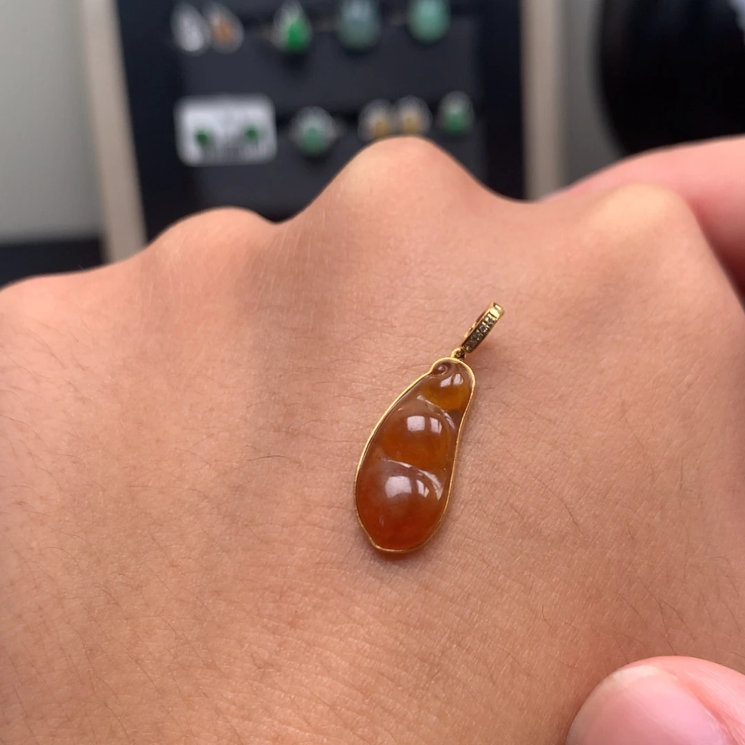 颈饰未镶嵌翡翠天然