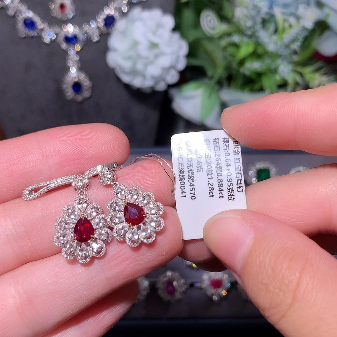 耳钉18K金镶嵌红宝石