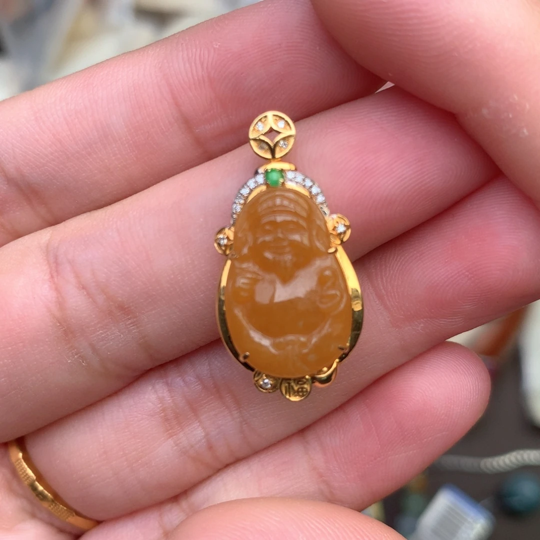 18K金镶嵌挂件翡翠一