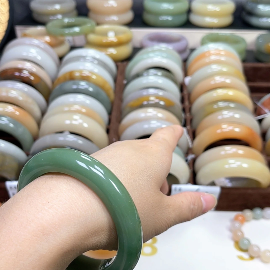 【闪购商品】石英质玉手镯未镶嵌?****?