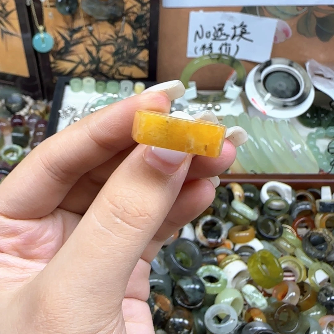 巳***意蛇纹石玉未镶嵌戒指内径16.5 港12