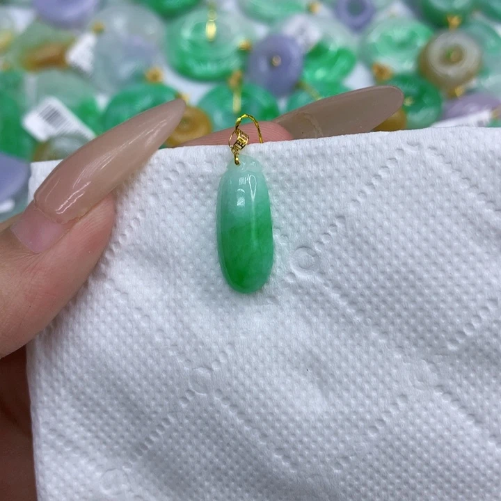 颈饰18K金镶嵌翡翠111111111121