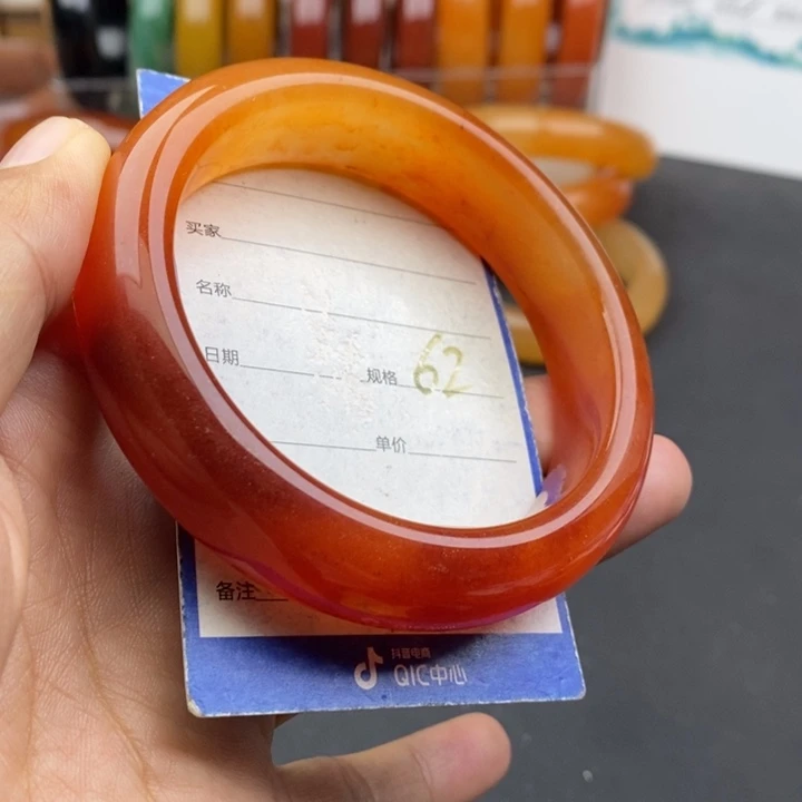 未镶嵌手镯石英质玉