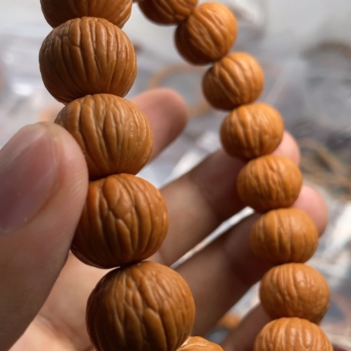 猴头核桃吊坠橄榄色与