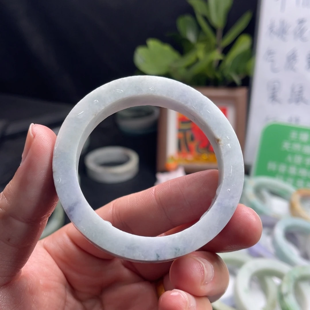 定制翡翠未镶嵌翡翠手镯