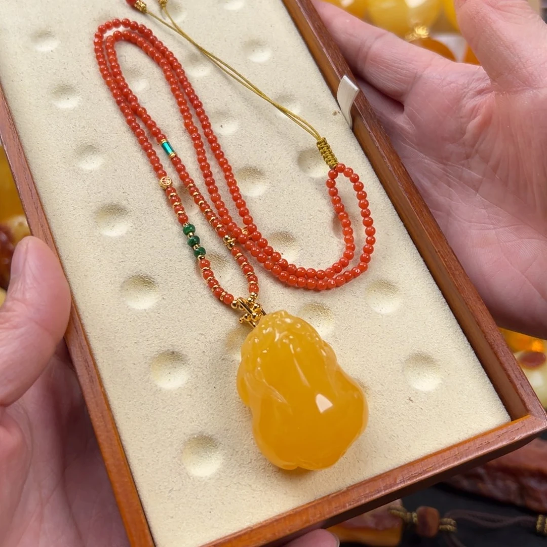 蜜蜡未镶嵌吊坠(赠链)16.6克