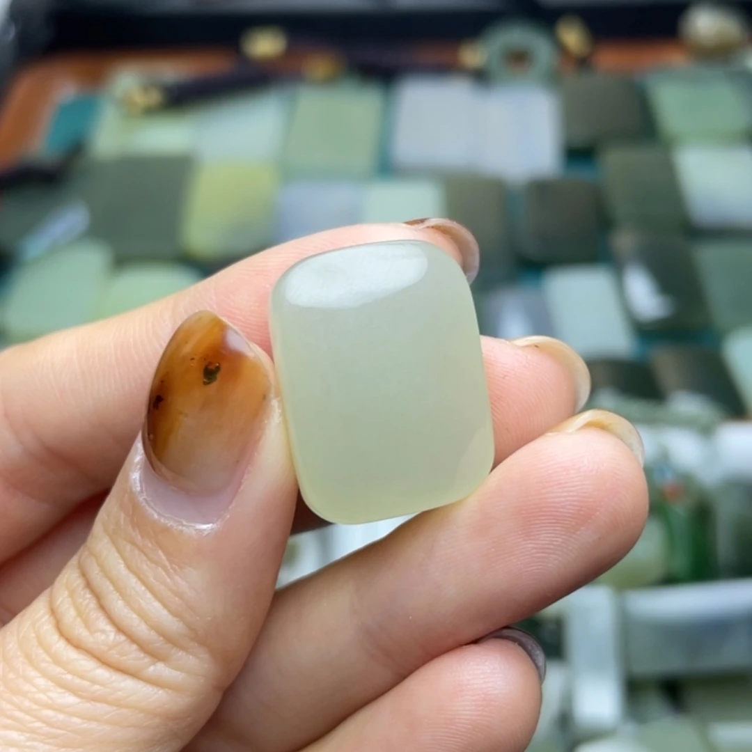 【闪购商品】颈饰未镶嵌和田玉