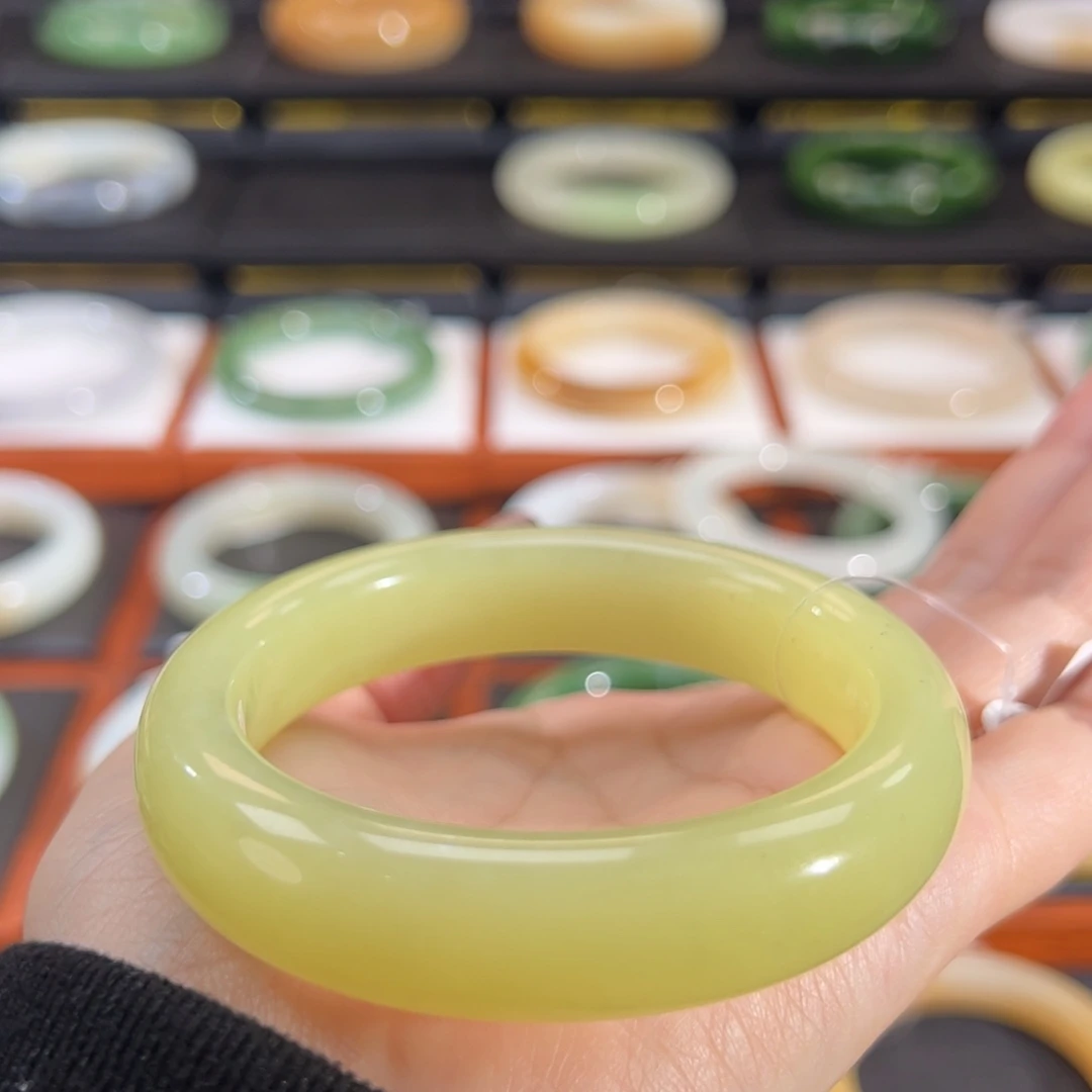 和田玉（黄玉）未镶嵌手镯满浓黄