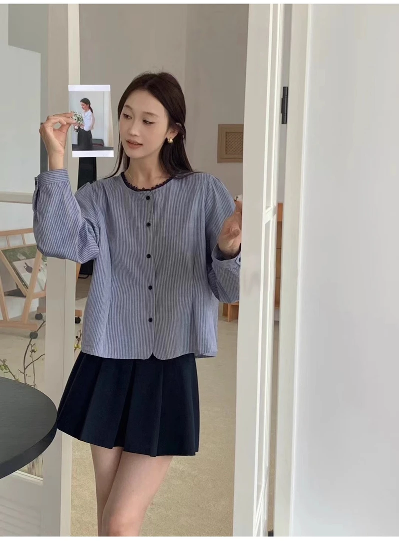 韩版减龄别致竖条纹衬衫女纯棉复古宽松显瘦圆领长袖上衣秋装小衫