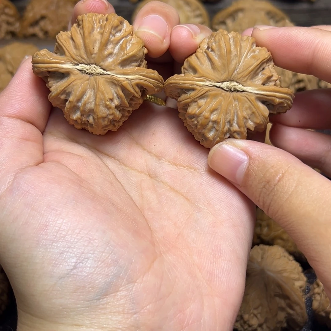 爱***y吊坠文玩核桃三角白