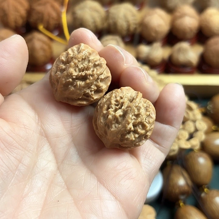 文玩核桃吊坠请***吴云朵325