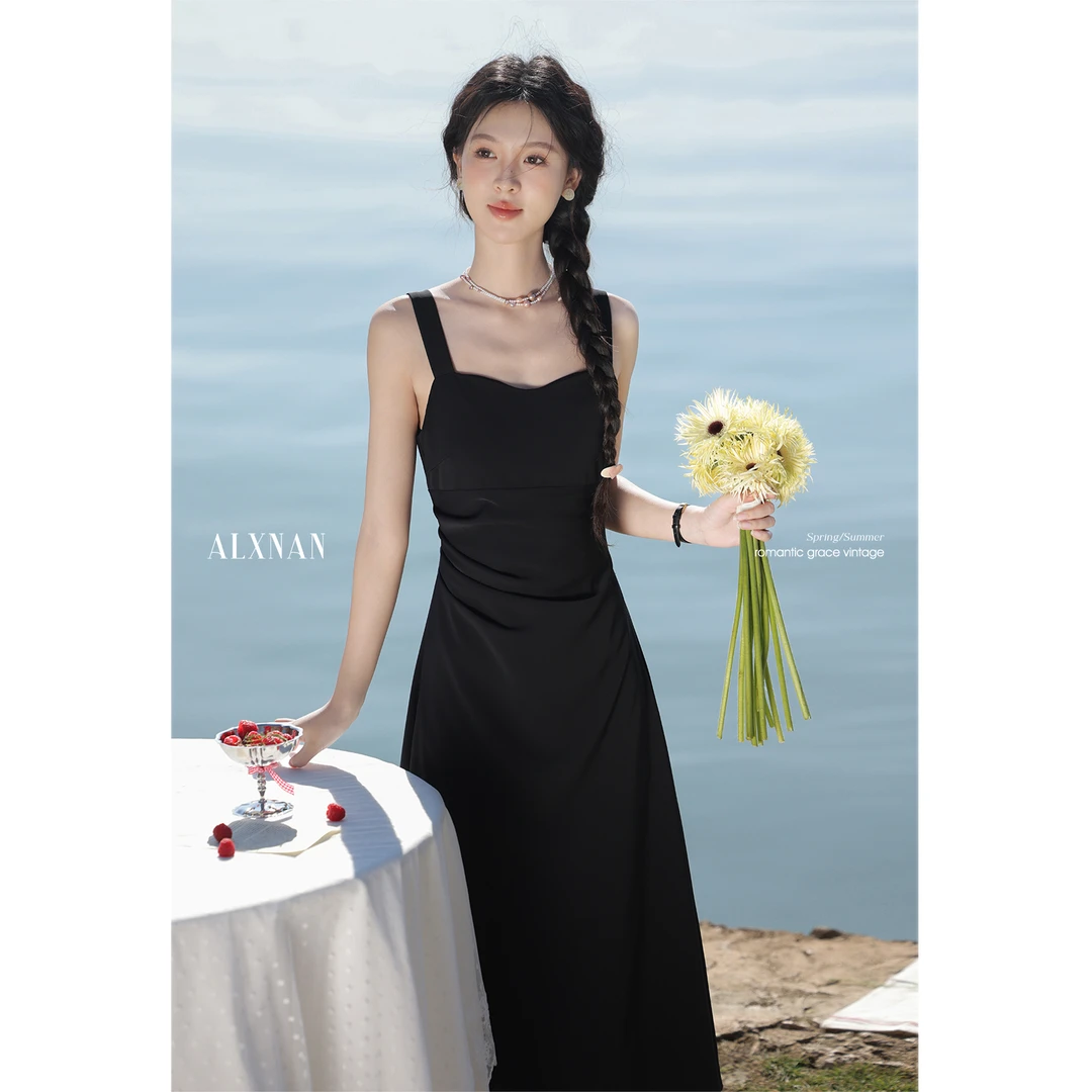 [达人]鹿向南「温柔陷阱」黑色收腰连衣裙女装高级感吊带裙L52860