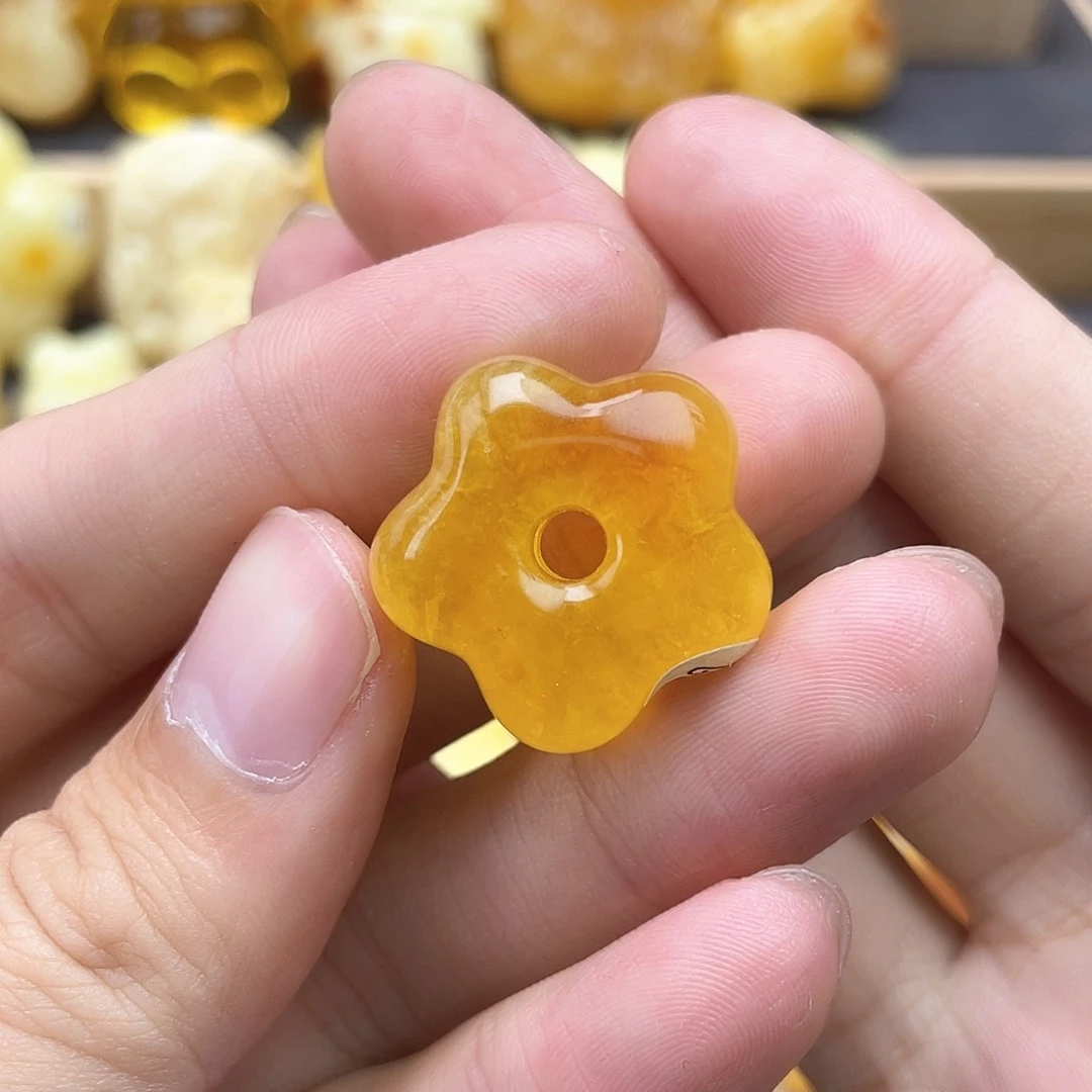 琥珀裸石未镶嵌蜜蜡