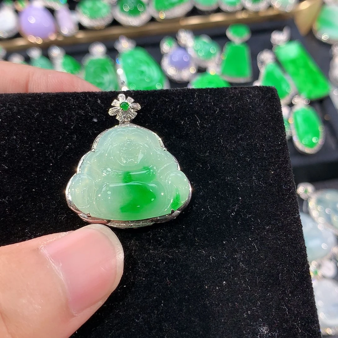 翡翠18K金镶嵌颈饰