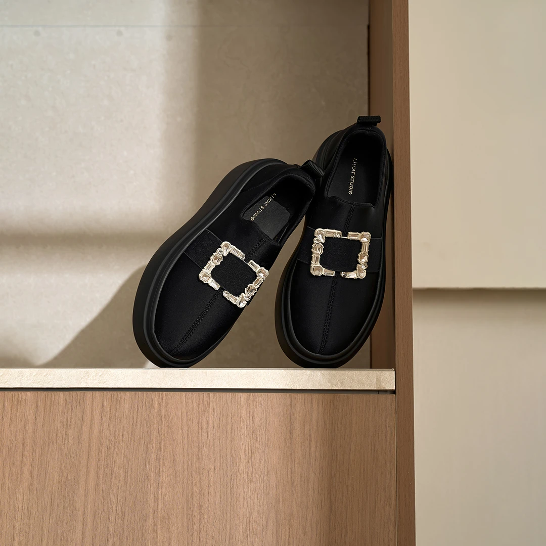 LeeCatStudio | 2025年秋冬季新款厚底水钻方扣鞋女鞋LES25X0304