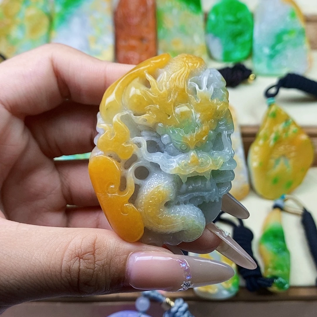 翡翠未镶嵌颈饰翡翠