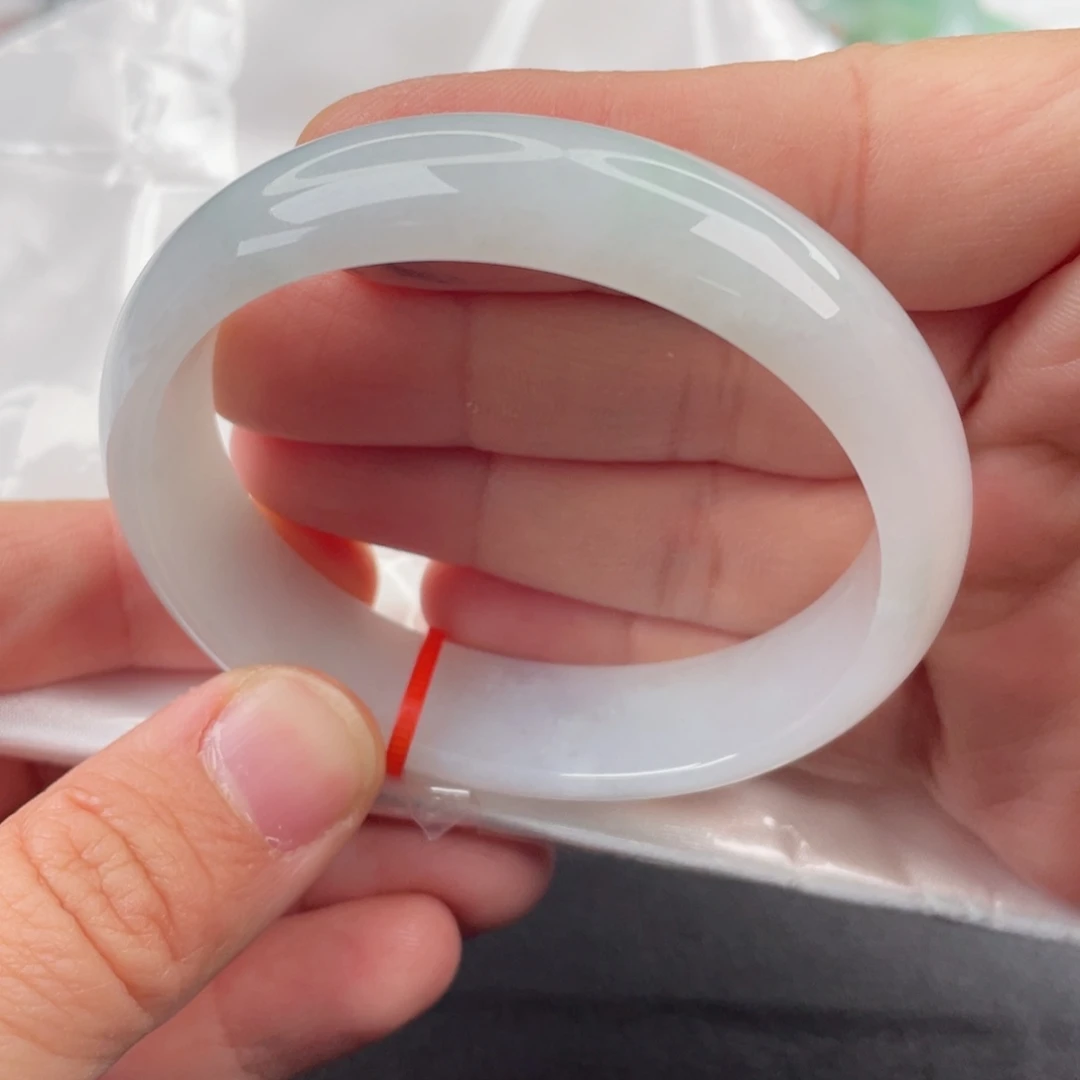 翡翠手镯未镶嵌54圈口贵妃