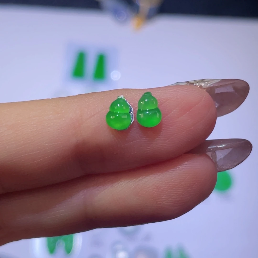 翡翠未镶嵌颈饰裸石