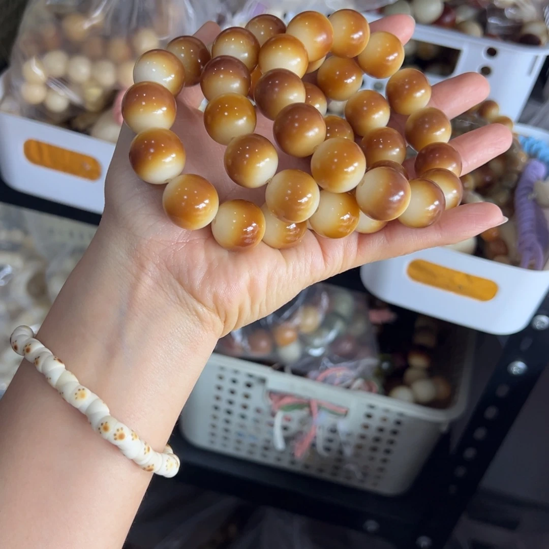 吊坠白玉菩提腮红