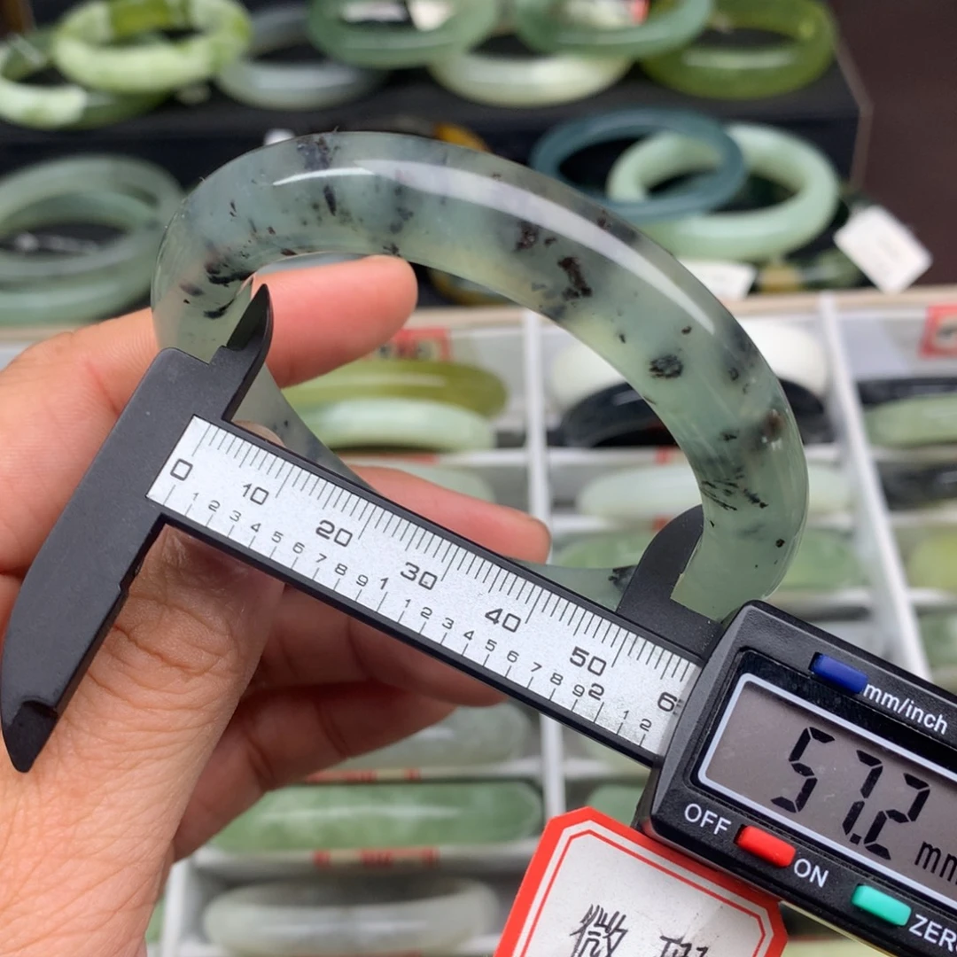 蛇纹石玉未镶嵌手镯842