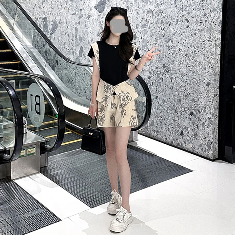 时尚假两件短袖短裤套装2025夏新款小个子休闲洋气炸街印花两件套