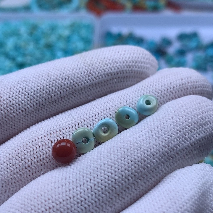 南红玛瑙未镶嵌珠宝奇石