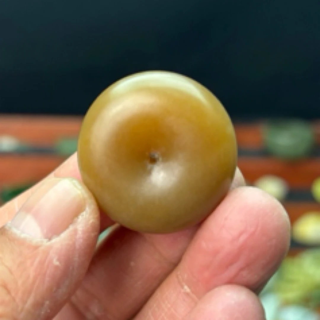 和田玉且末红糖纯糖平安扣吊坠糖玉挂件