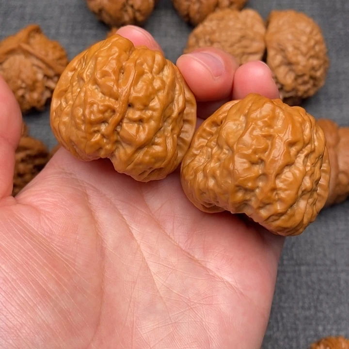 文玩核桃吊坠尺寸40哇哇