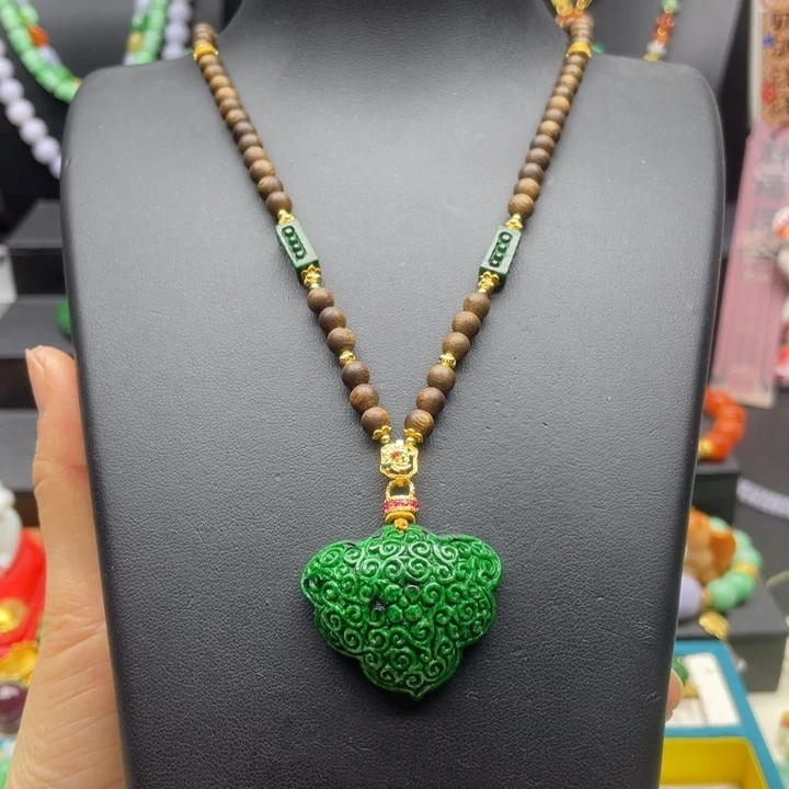 翡翠未镶嵌颈饰翡翠如意