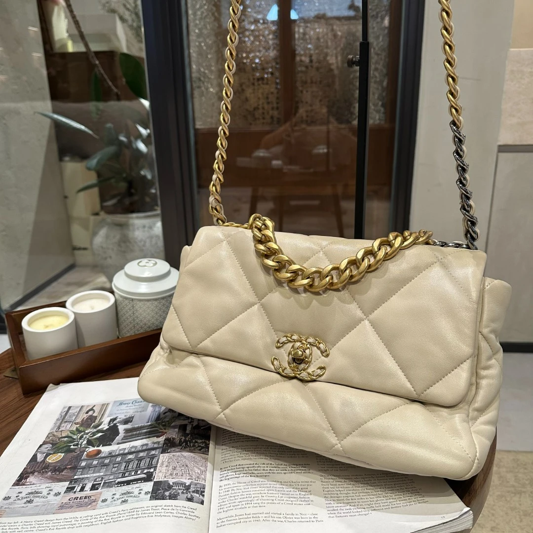 95新 Chanel/香奈儿 19bag奶白色中号单肩包 95新 86633795