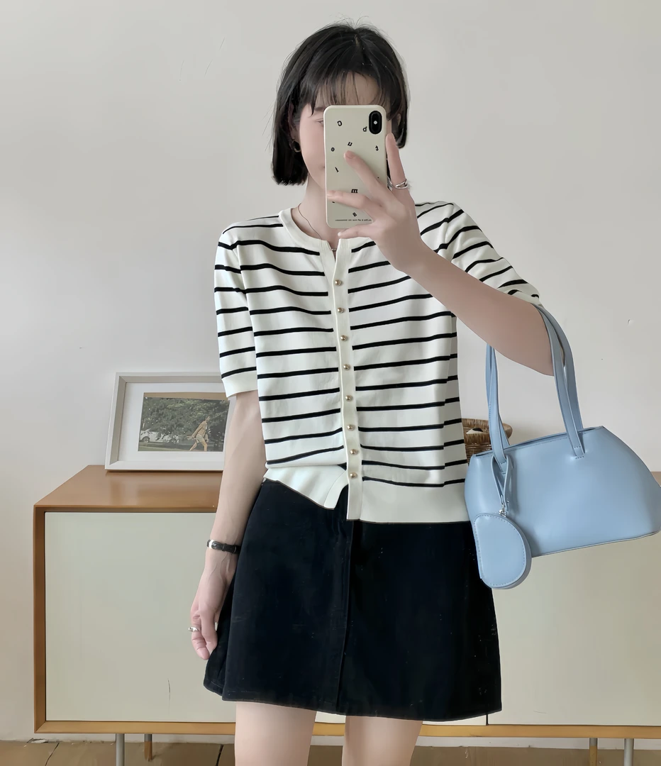 2025新款显瘦黑杏条纹短袖t恤女装夏季 冰丝薄款开衫上衣A19