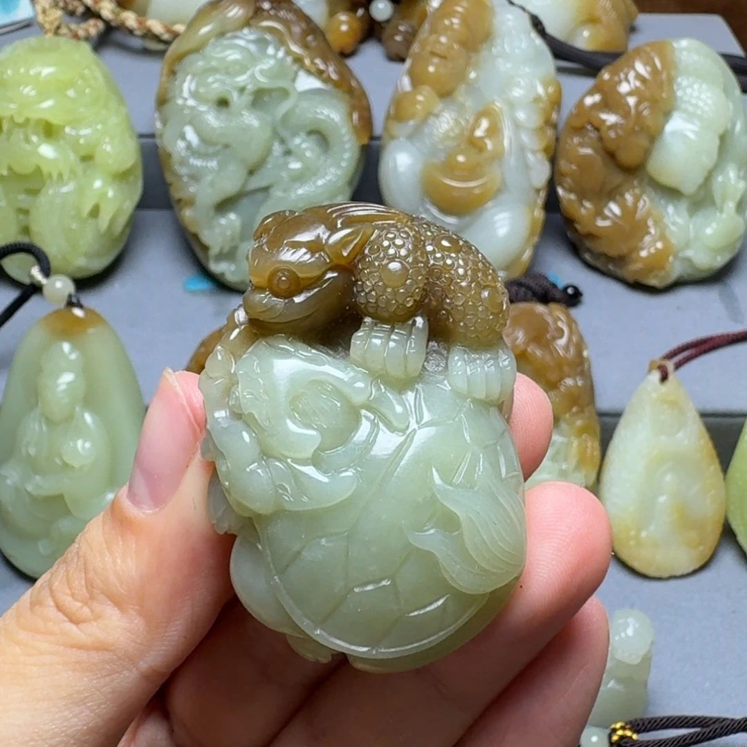颈饰未镶嵌和田玉