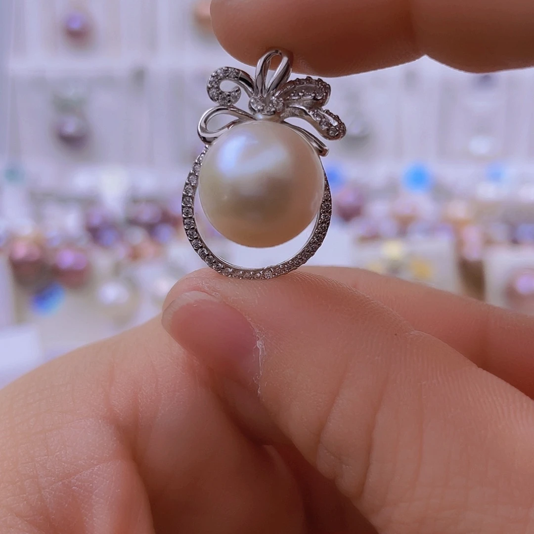 淡水珍珠银S925镶嵌吊坠(赠链)